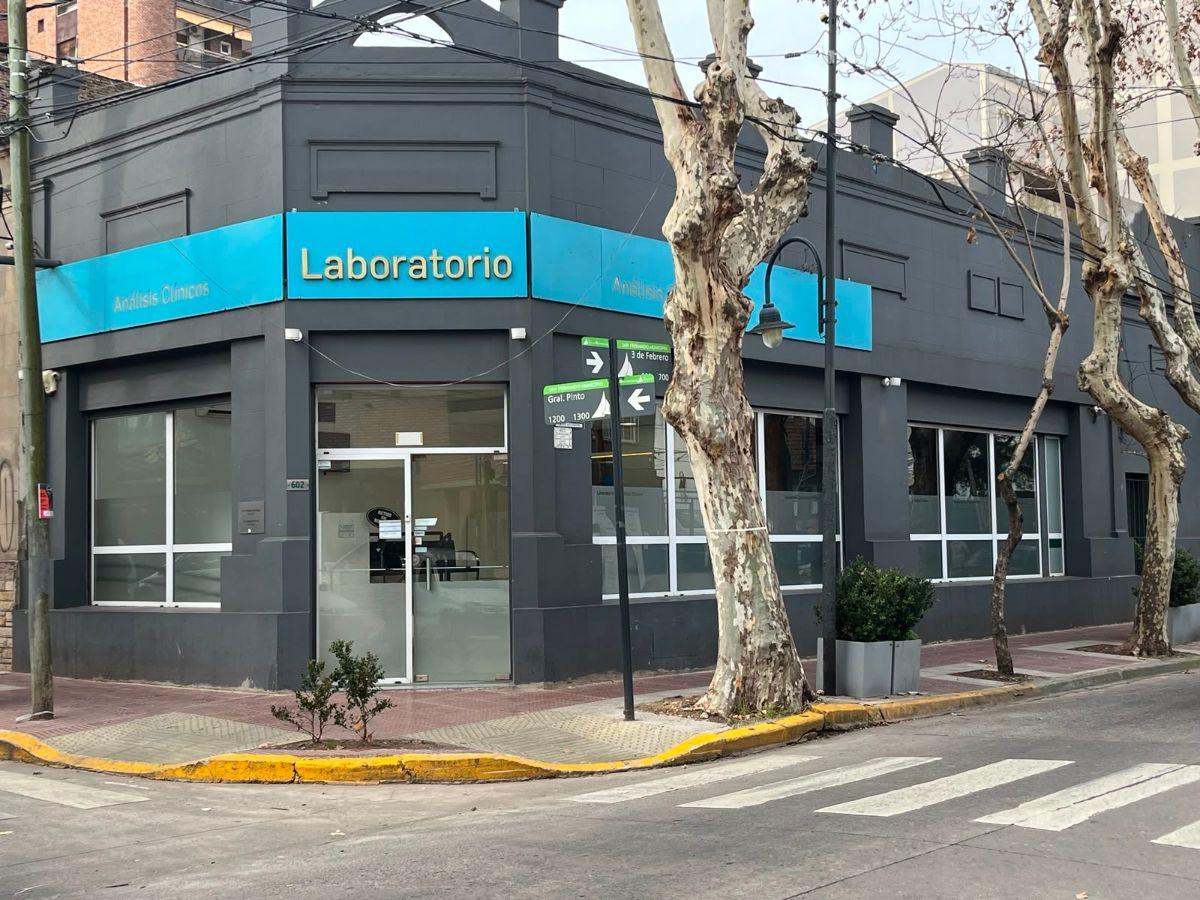 Local comercial · 195m² · 8 ambientes