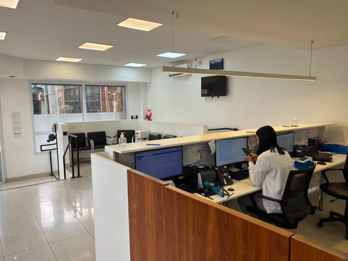 Local comercial · 195m² · 8 ambientes